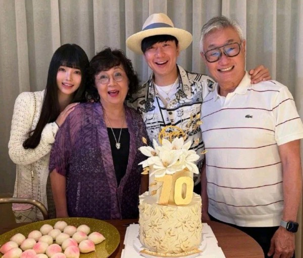 林俊杰牵手的网红七七：高学历才女为何“擦边”？明星爱情被流量绑架了？