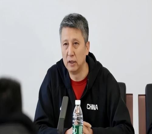 周琦曾凡博缺席，余嘉豪5次转机万里驰援！男篮客战日本冲开门红