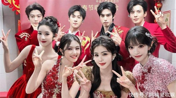 春晚红毯现撞衫修罗场，有人美成焦点有人像临时工