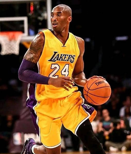 科比的荣誉与地位超越其他三大分卫，独树一帜