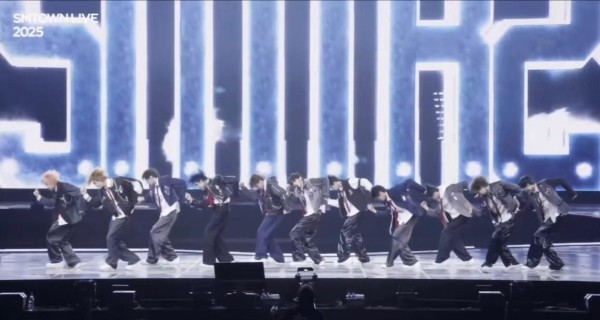 SM新男团表演EXO《咆哮》，整齐的舞蹈和高颜值，惹的粉丝尖叫！