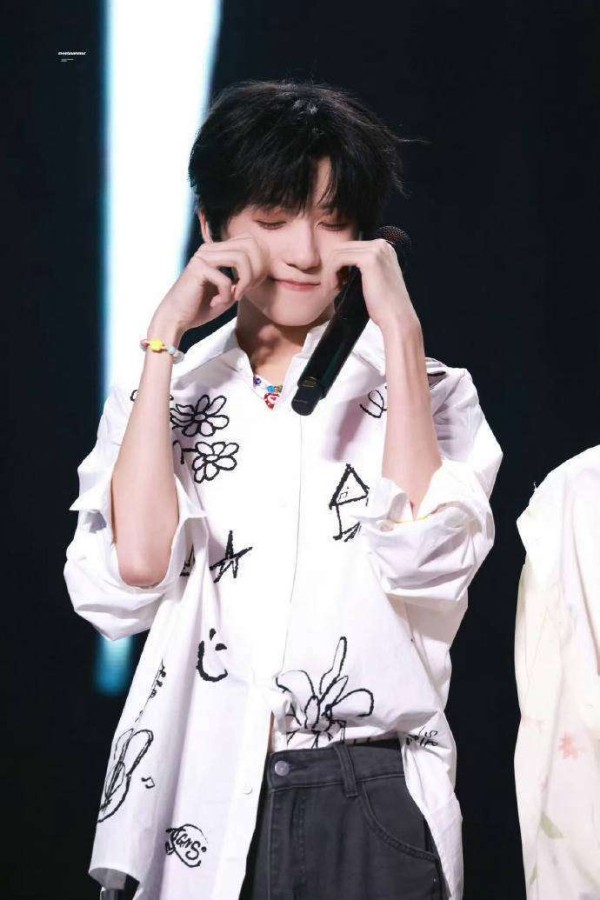 TF杨博文单人舞蹈90万赞!主舞实力断层第一,粉丝:四代舞台王者