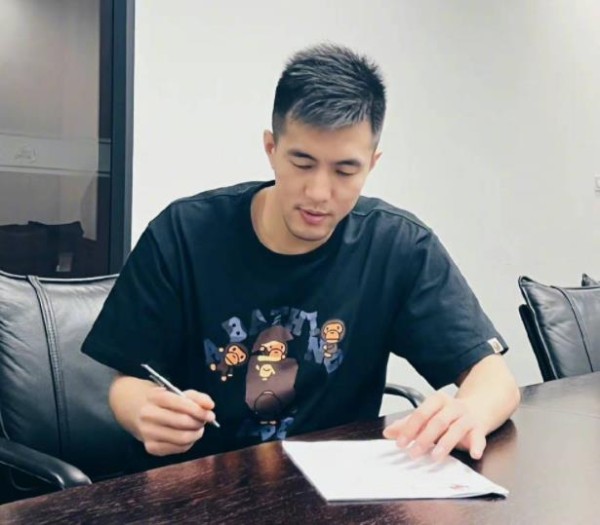 恭喜辽宁队，郭艾伦签字，2年1200万，把巅峰留在辽篮，冲击3连冠