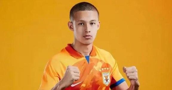 除夕夜官宣！泰山5年长约签四大金刚！西海岸狂签8人