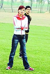 田亮叶一茜坠入爱河 举止亲昵如热恋情侣(图)