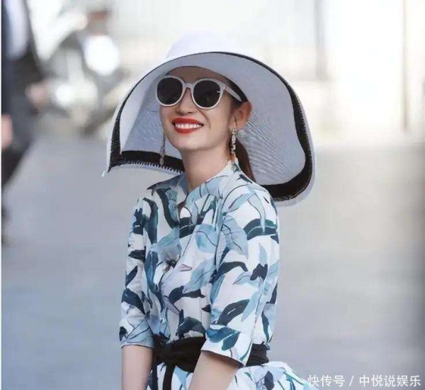 47岁秦海璐和刘涛同框：真正高级的，是松弛感