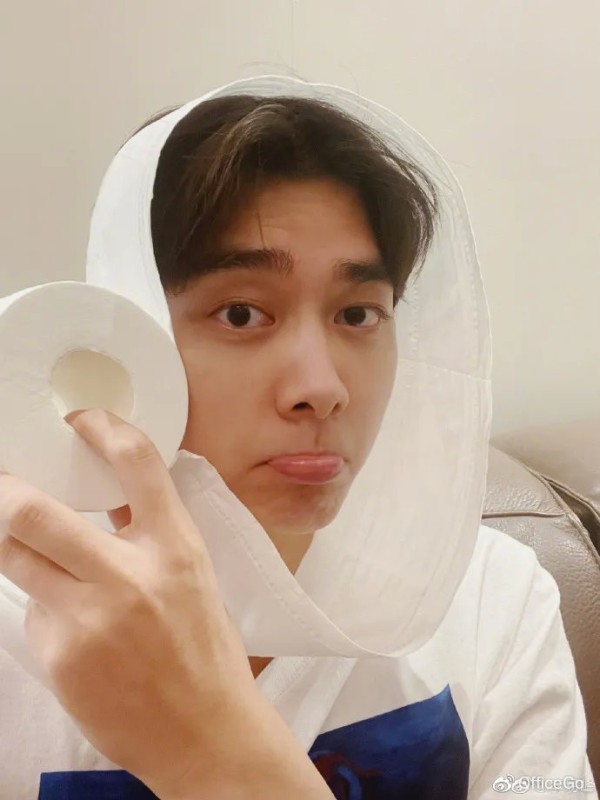 （图源：李易峰官微）