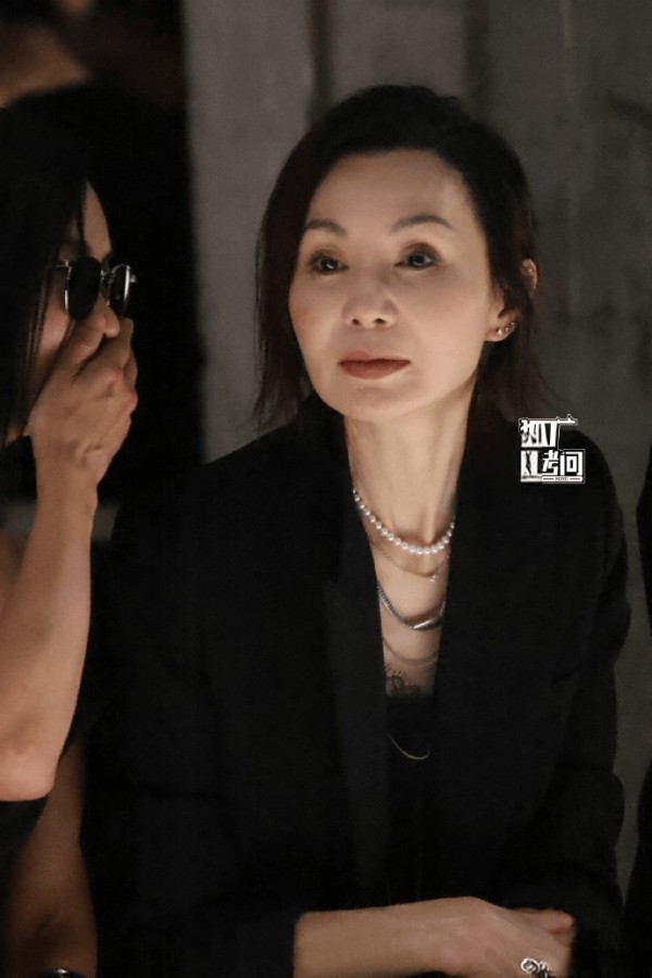 20周年时装大秀震撼来袭，张曼玉等女星生图比拼，谁才是真冻龄女神？