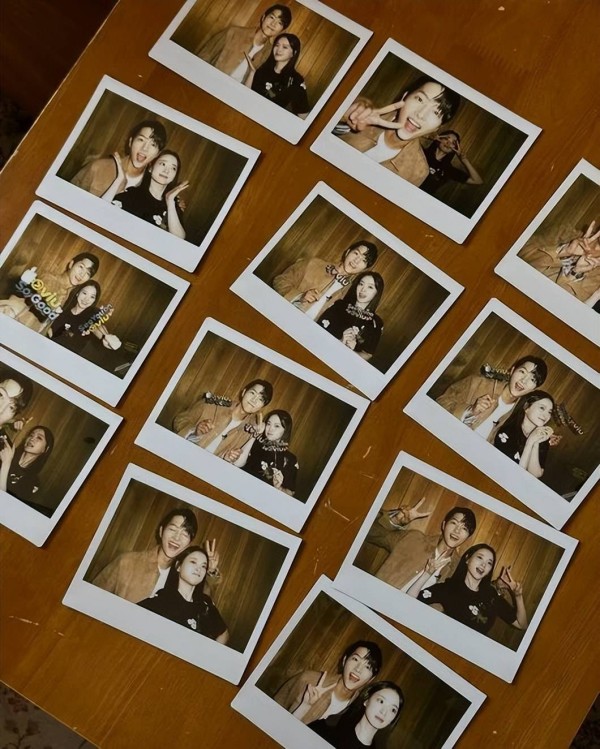 韩国女星晒与宋仲基合照，网友：宋仲基在为奶粉钱奋斗