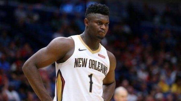 第6年了！才打了190场比赛，却拿着2亿合同，他还只有24岁啊！