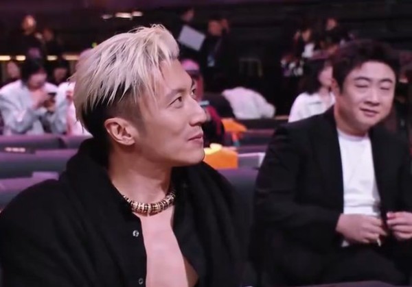 喜剧演员乔杉和谢霆锋在微博之夜同框时发生了什么?