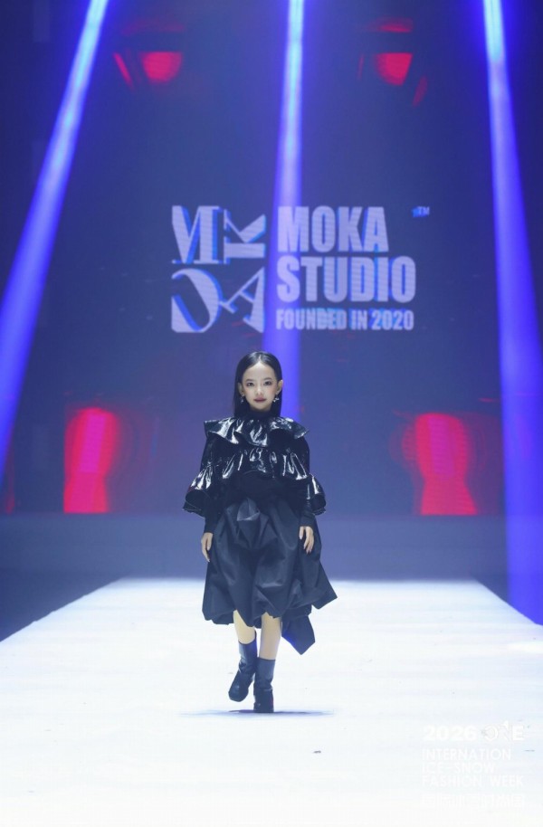 2026THE ONE国际冰雪时尚周暨巅峰全明星模特大赛震撼启幕 马逸开秀引爆全场:少女“荣耀领航官”C位惊艳四座