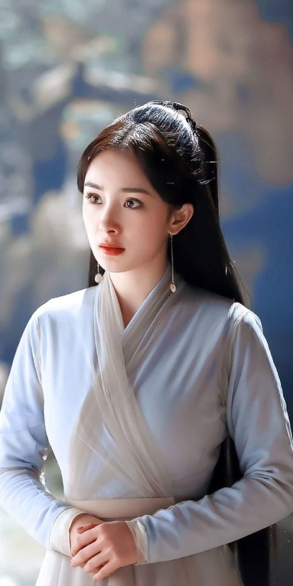 杨幂跌出春节档前三!赵丽颖转型逆袭,85花洗牌背后暗藏行业巨变