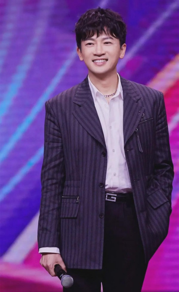 个子相对较矮的男明星...@舒适还清丽灬焰火S的动态