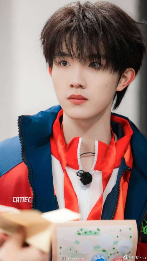 TOP后援会漏发苏新皓照片！开除涉事人员引质疑，粉丝：诚意何在？