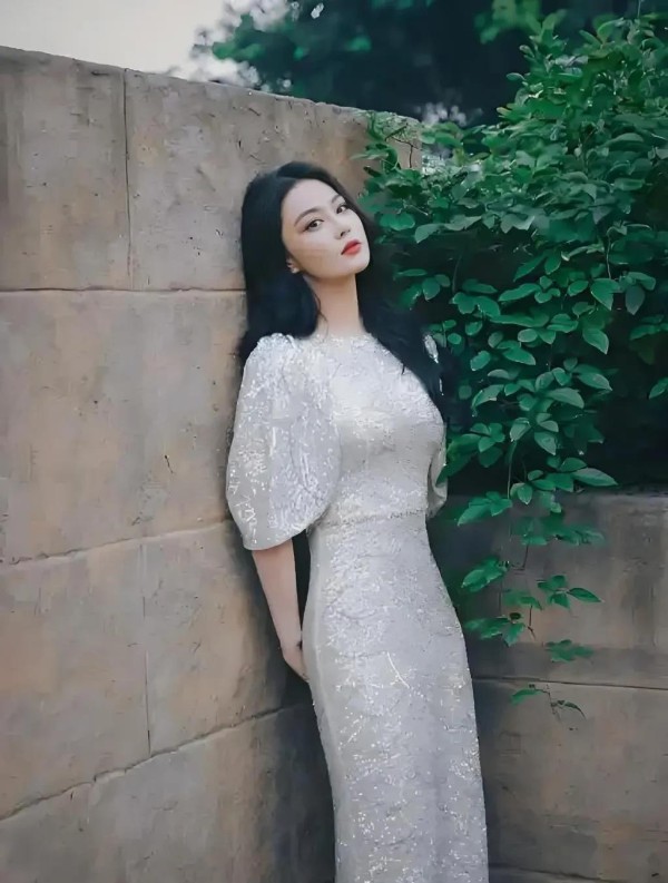 蛇年春晚官宣：星光熠熠阵容背后，隐藏着怎样的惊喜与悬念？