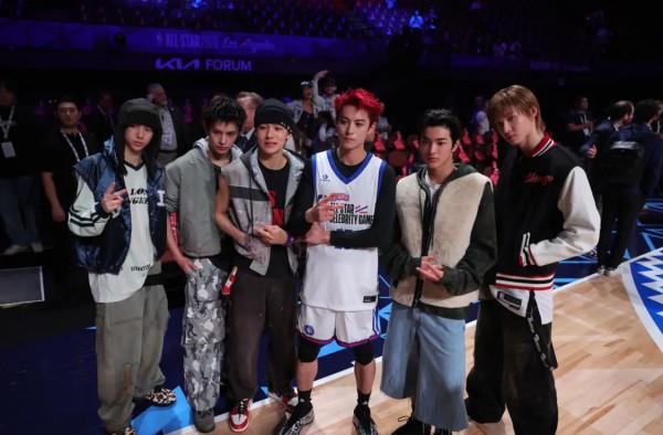 （王鹤棣与韩国组合CORTIS联动。）