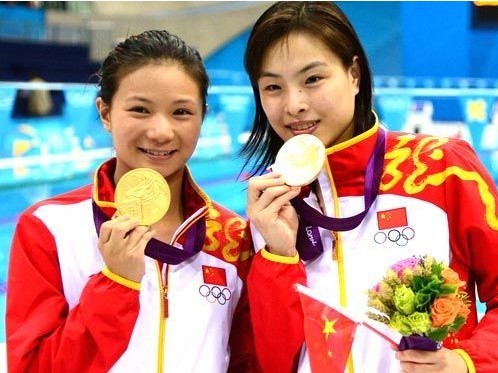 中国跳水队连揽2金 白百何罗志祥众明星助威