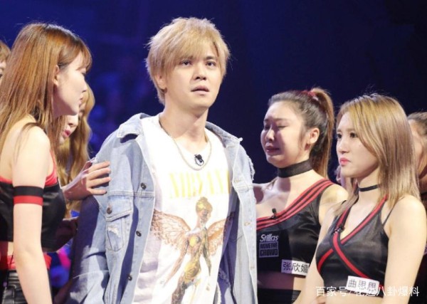 俗话说得好，越缺什么就越爱秀什么，不信你看看罗志祥的热搜内容