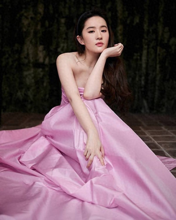 刘亦菲瘦身攻略！跑步健身菜单、211餐盘养出蜜大腿与葫芦腰