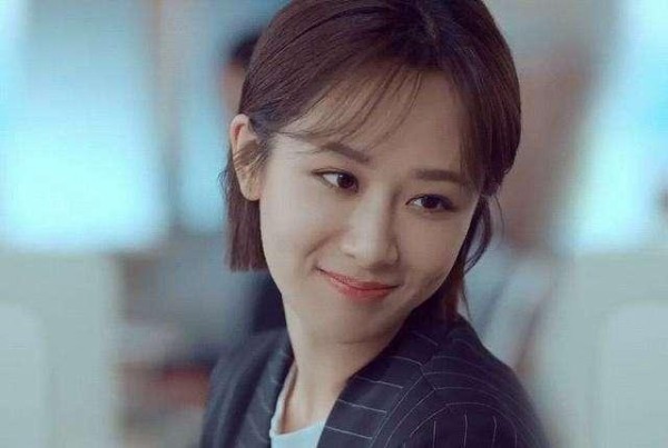 杨紫十月行程曝光，工作室谨遵约定，网友：这才是演员该有的样子