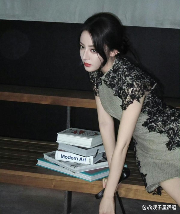 网传迪丽热巴团队重组招人！顶流单飞第一步？