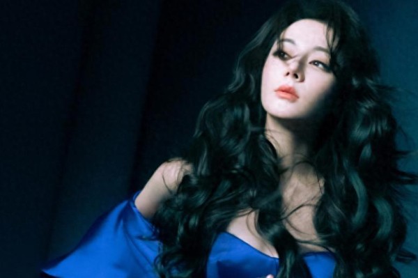 迪丽热巴无需急于转变，杨紫与赵丽颖新剧表现，验证她的道路正确