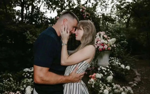 霉霉与橄榄球明星订婚：爱情与成就见证