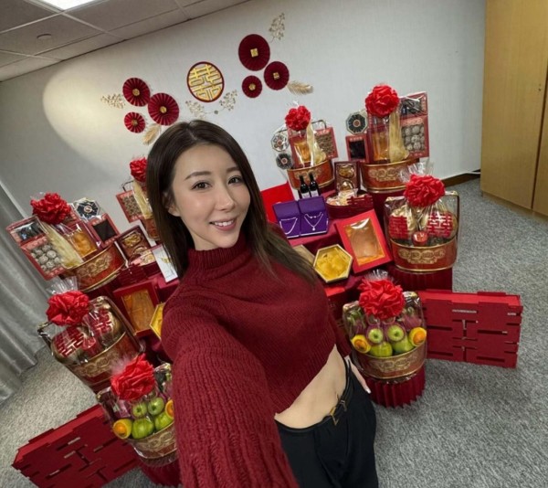 祝贺！香港著名女星即将步入婚姻，举办盛大仪式，未婚夫身份成谜