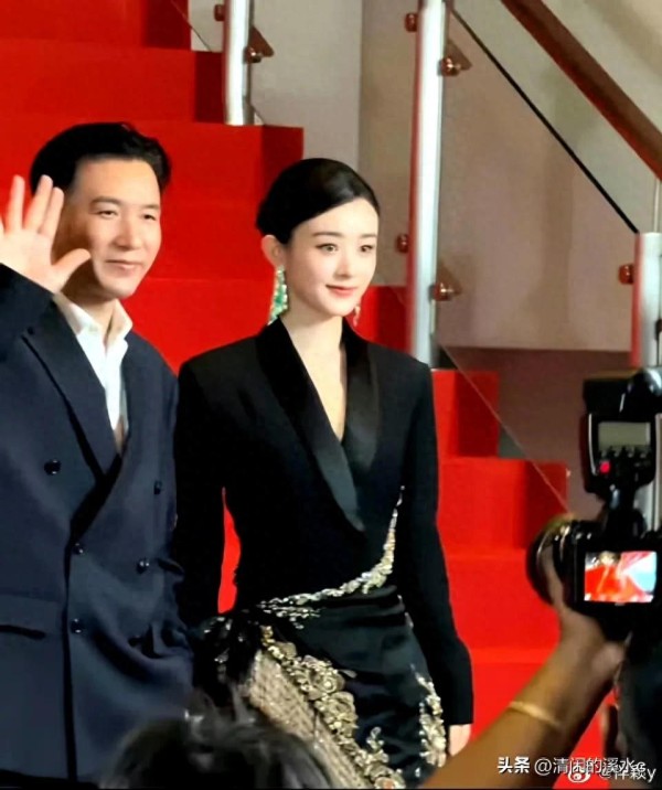 明星与粉丝间的微妙关系：赵丽颖如何处理微博争议？