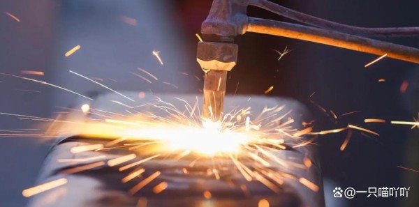 铆工职业发展之路：从小工到专家