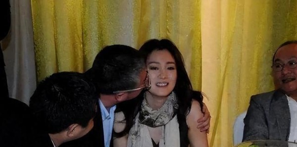 娱乐圈暗藏黑幕,明星遭遇性骚扰与威胁,真相令人震惊