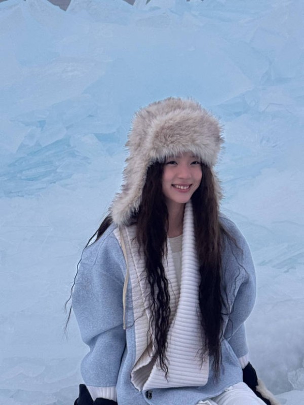 搜狐娱乐讯 2月25日，欧阳娜娜在社交平台<a target=