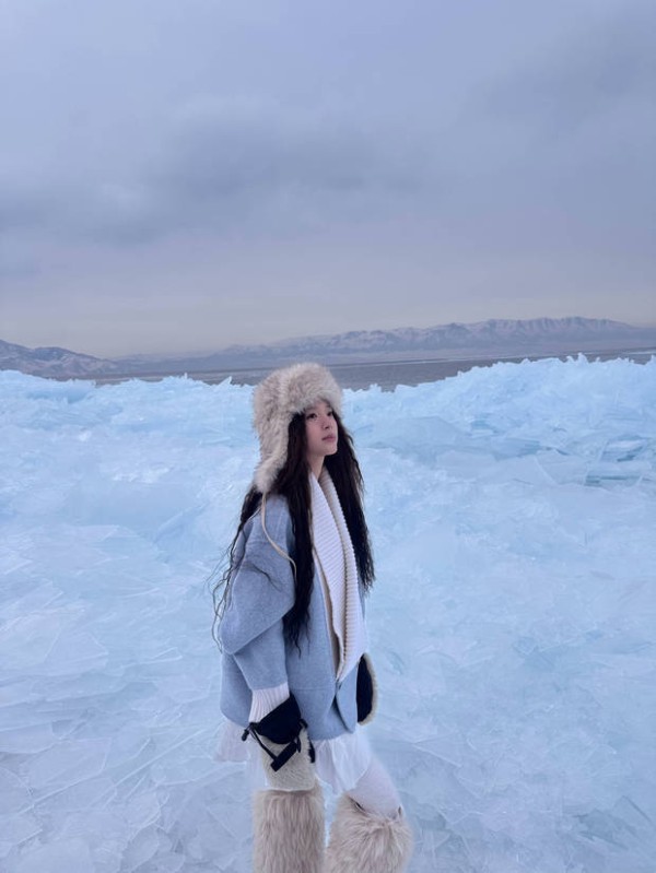 欧阳娜娜气质优雅。