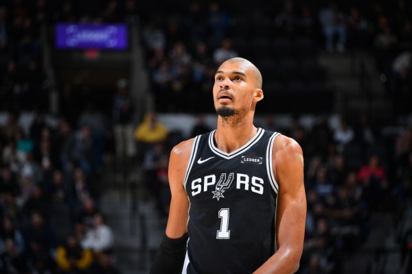 全明星劲儿使大了！文班谈状态不佳：全明星后没休息好，昨晚没咋睡