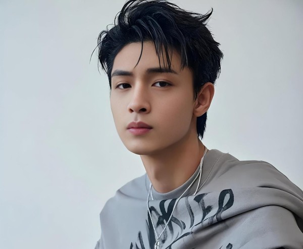 豪门千金司晓迪，父母千万身家护航，豪掷金钱追星无压力