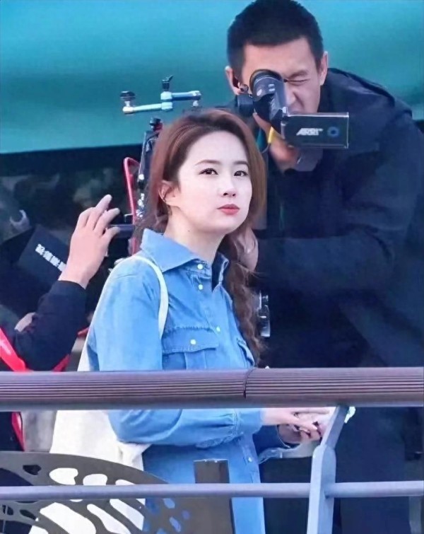 刘亦菲粉丝怒怼网友?!网络暴力何时休?理性追星怎么做?