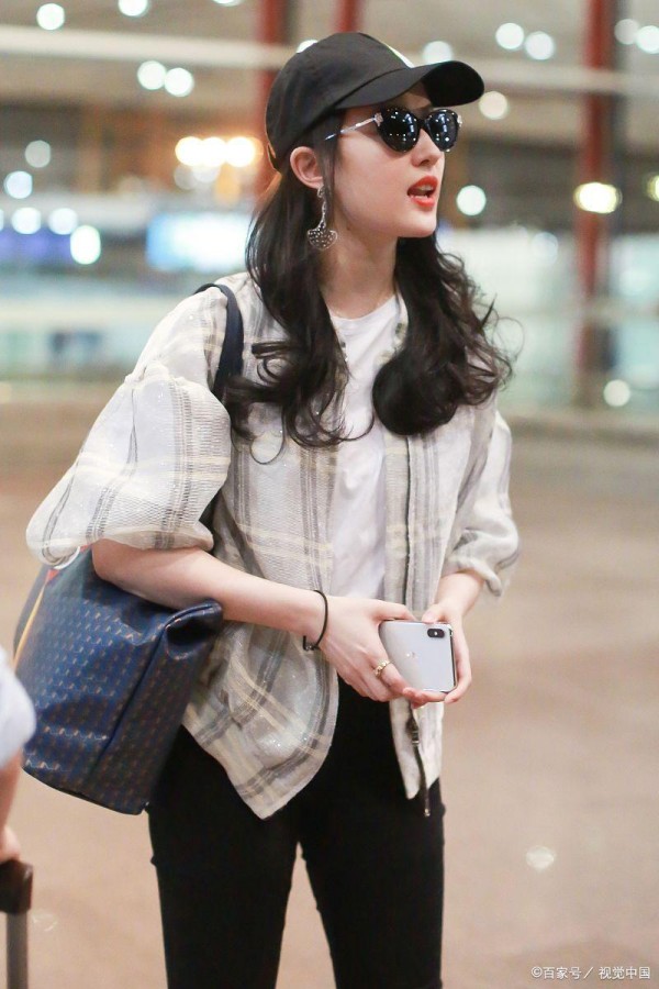 刘亦菲私服简约又高级,休闲风也能穿出清冷感,适配日常