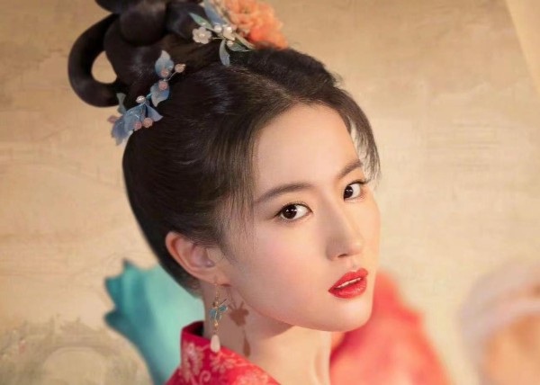 人红是非多？网友举报刘亦菲学历造假，北电回应关于刘亦菲入学问题