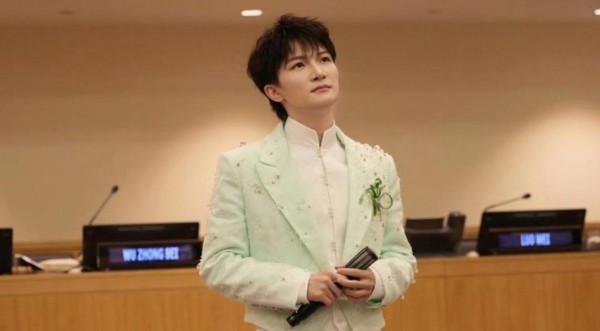 现在的华语乐坛真的没人了吗，周深获得年度歌手我还能理解，王源获年度最佳唱作人我却难以认同