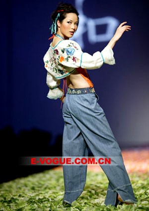 组图：名模设计师聚集时装周双王双后来斗艳