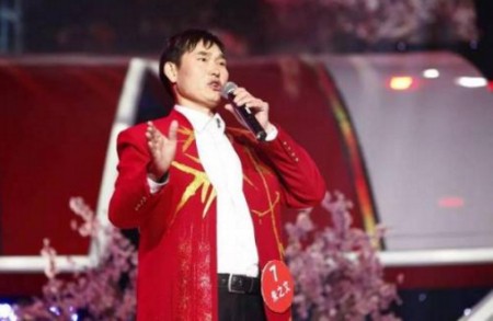 李玉刚谈为何不结婚，两袖清风怎敢误佳人，曾靠《星光大道》大火