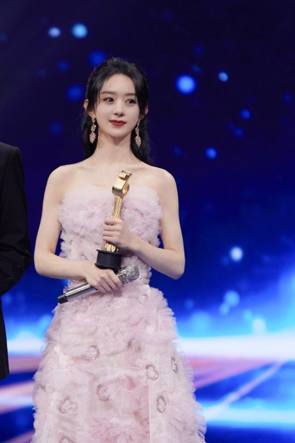 已有两部剧待播,赵丽颖又官宣新剧,不靠流量靠作品?