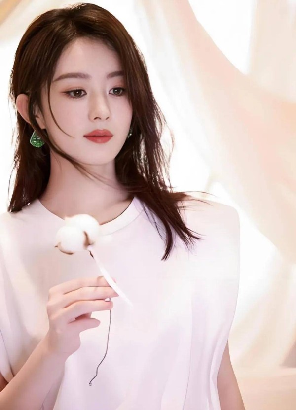 赵丽颖谈35岁转型:2026年我不做“甜妹”,要为自己活一次