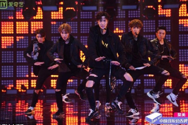 罗志祥CTO男团太惊艳了,与蔡徐坤陈粒同台打歌丝毫不落下风!