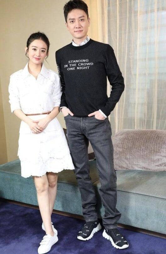 赵丽颖冯绍峰官宣领证，比起范冰冰李晨的“我们”，结婚才是正事