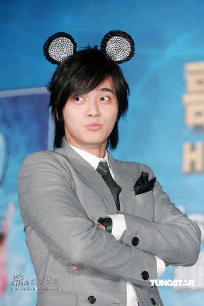 组图：罗志祥说英文秀歌舞 为《歌舞》站台代言