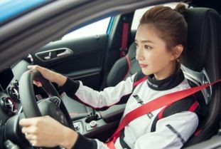 中国帅气男赛车手图片高清,请问这个男明星叫什么名字?长得帅吗?