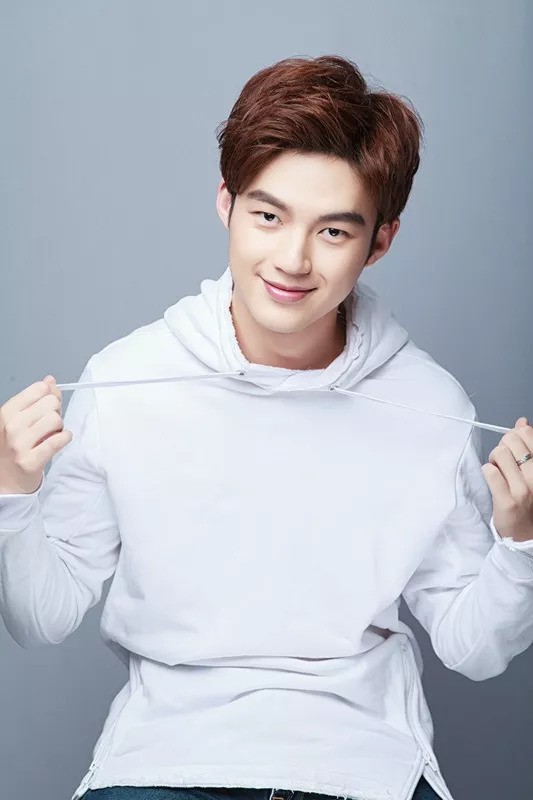 董力退役进军影视圈？网友不满：不训练没荣誉，娱乐圈好捞钱？