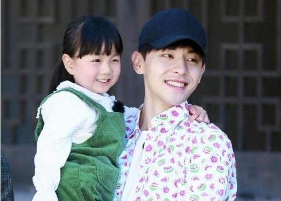 因综艺大火的素人童星：前3位成人生赢家，她却被亲妈当成摇钱树